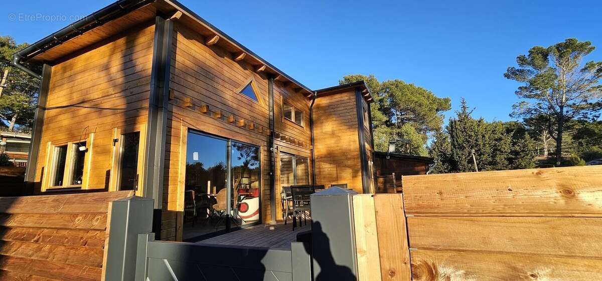 chalet neuf terrain, habitation legere, chalet, 4 pieces, - Autre à LE CASTELLET