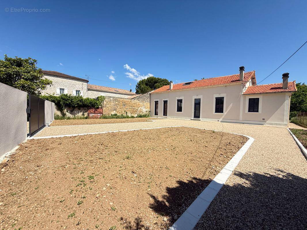 Maison à CHAMPNIERS