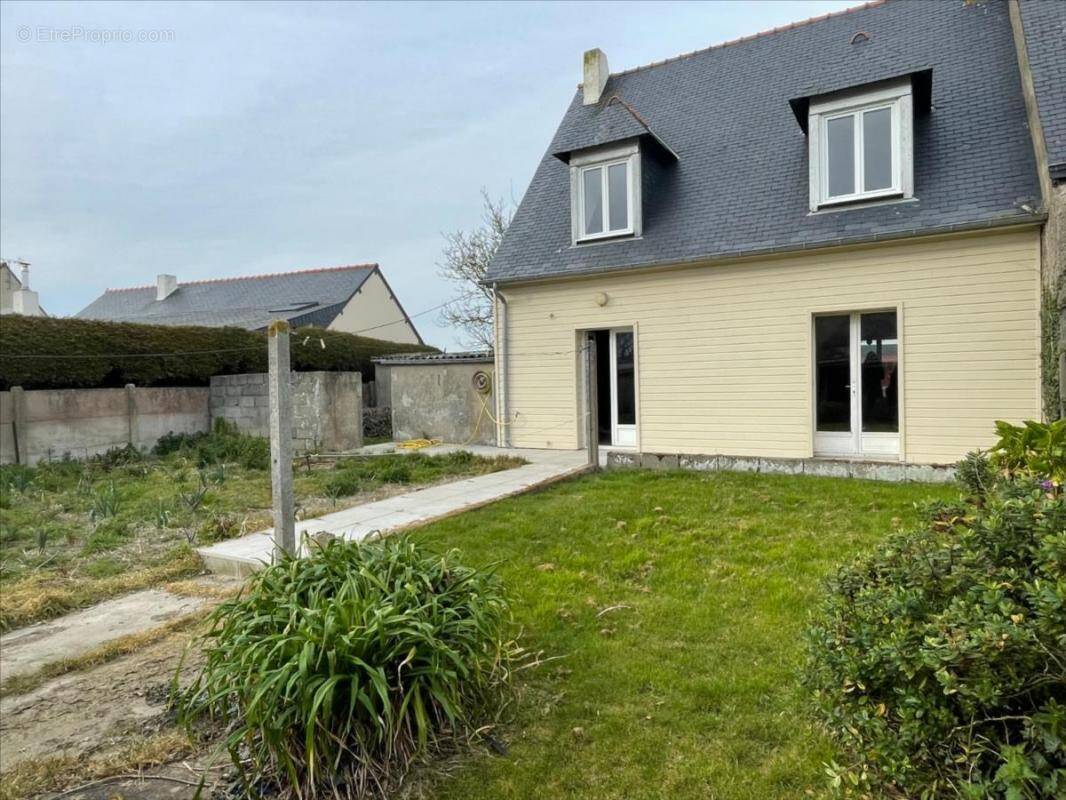 Maison à SAINT-MELOIR-DES-ONDES