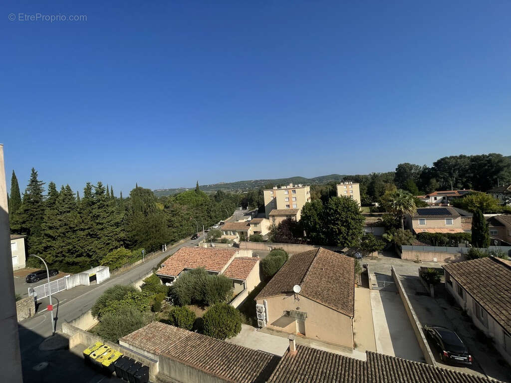 Appartement à BAGNOLS-SUR-CEZE