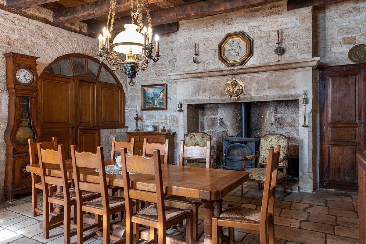 Maison à TURENNE