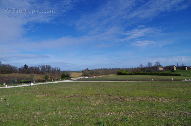 Terrain à PERIGUEUX