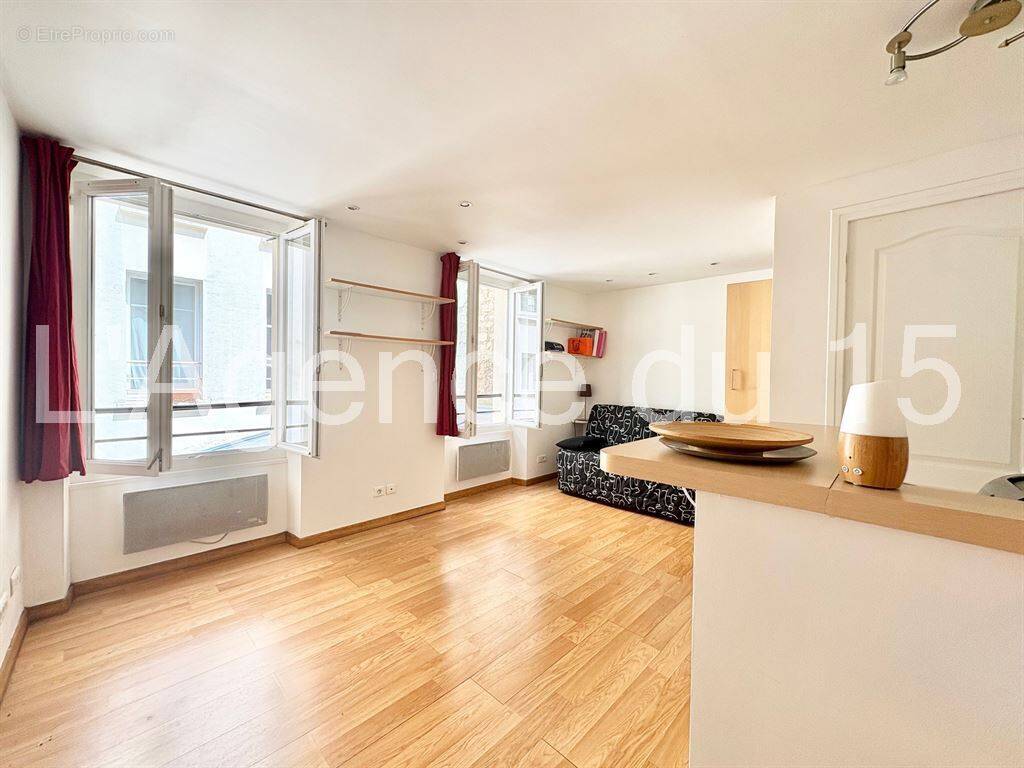 Appartement à PARIS-15E
