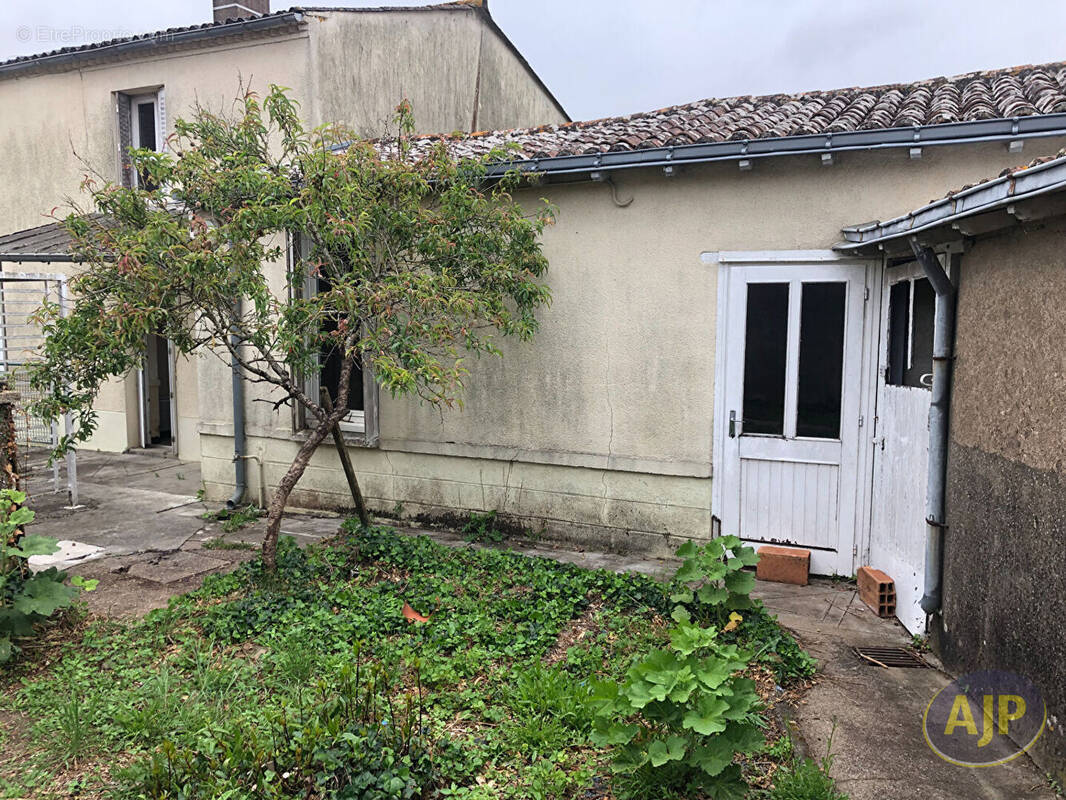 Maison à SAINT-LEGER-SOUS-CHOLET