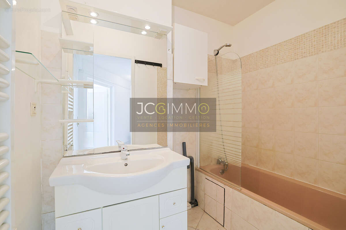 Appartement à HYERES