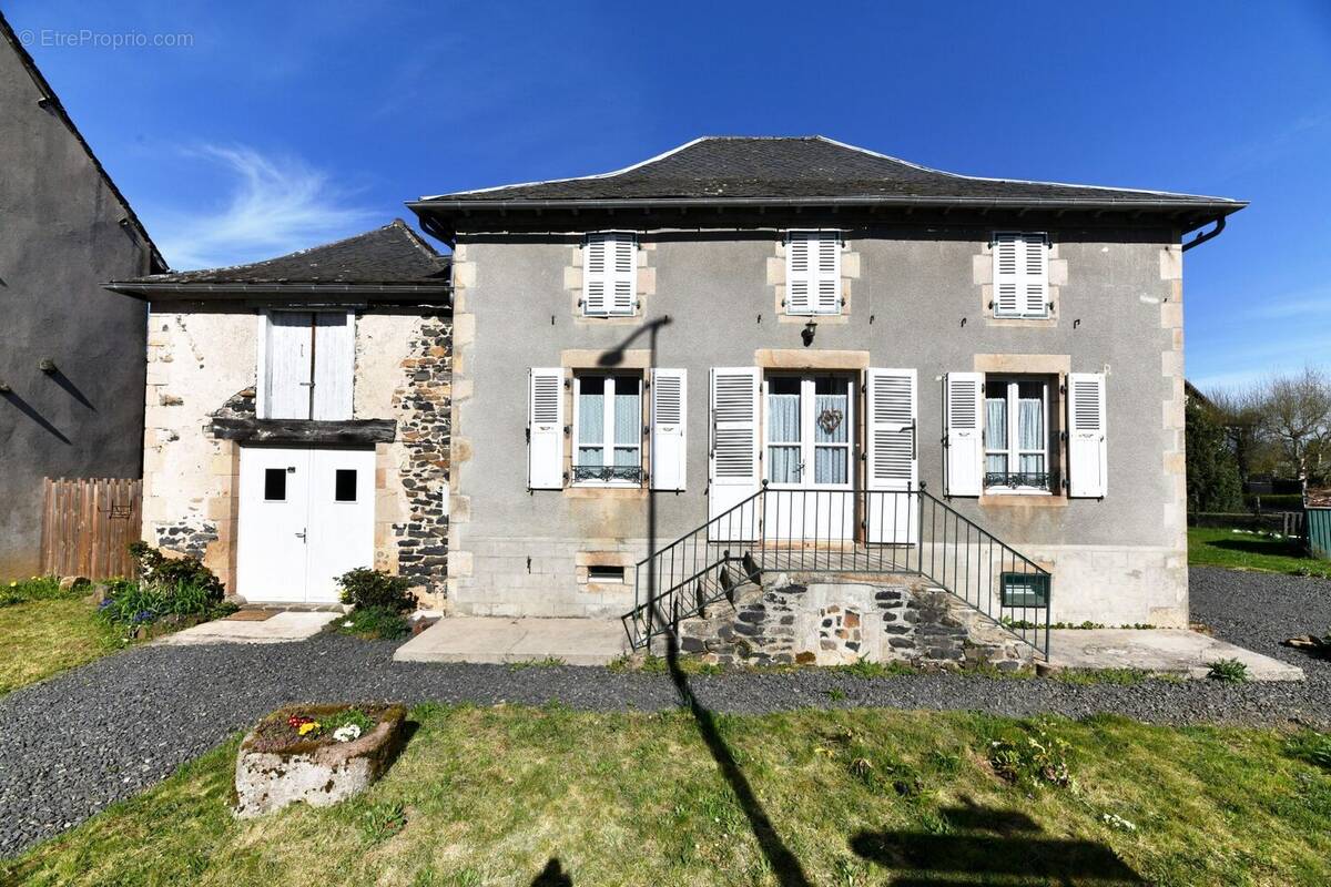 Façade avant - Maison à PLEAUX