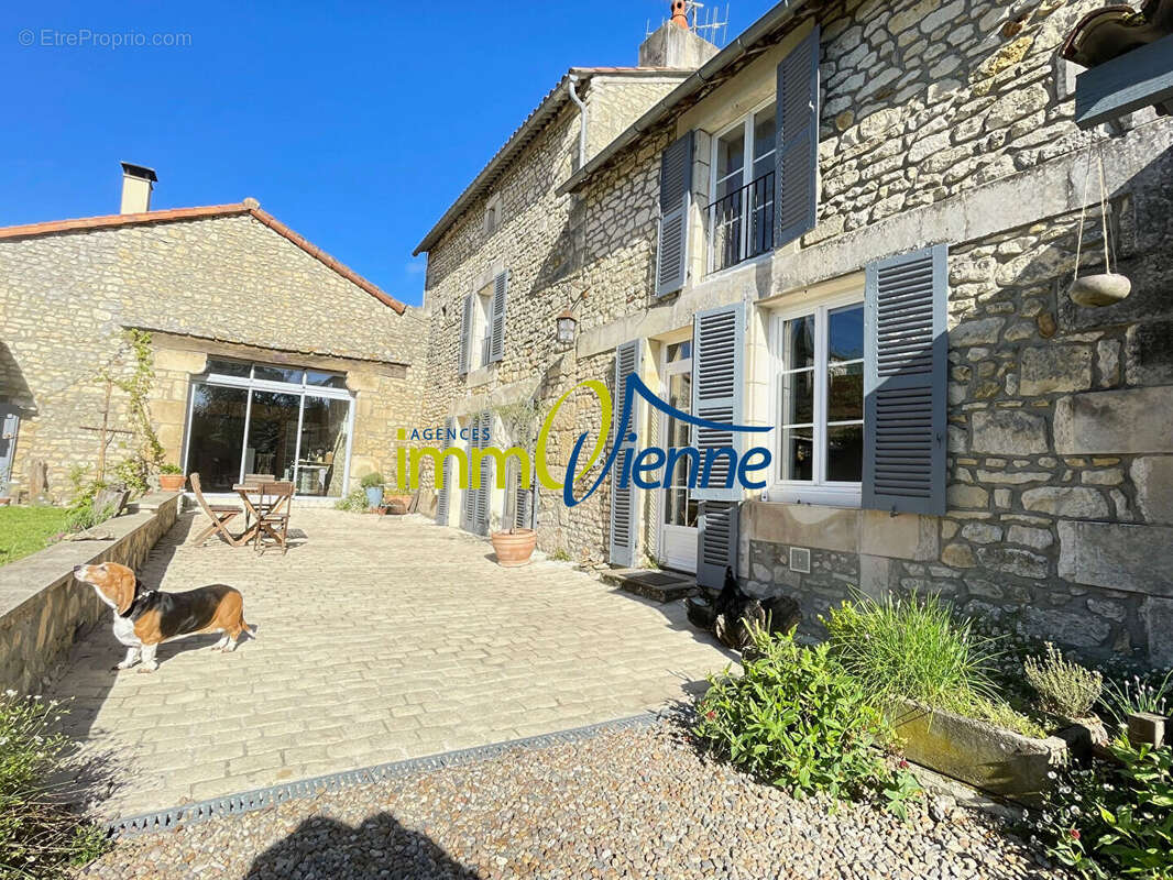 Maison à POUILLE