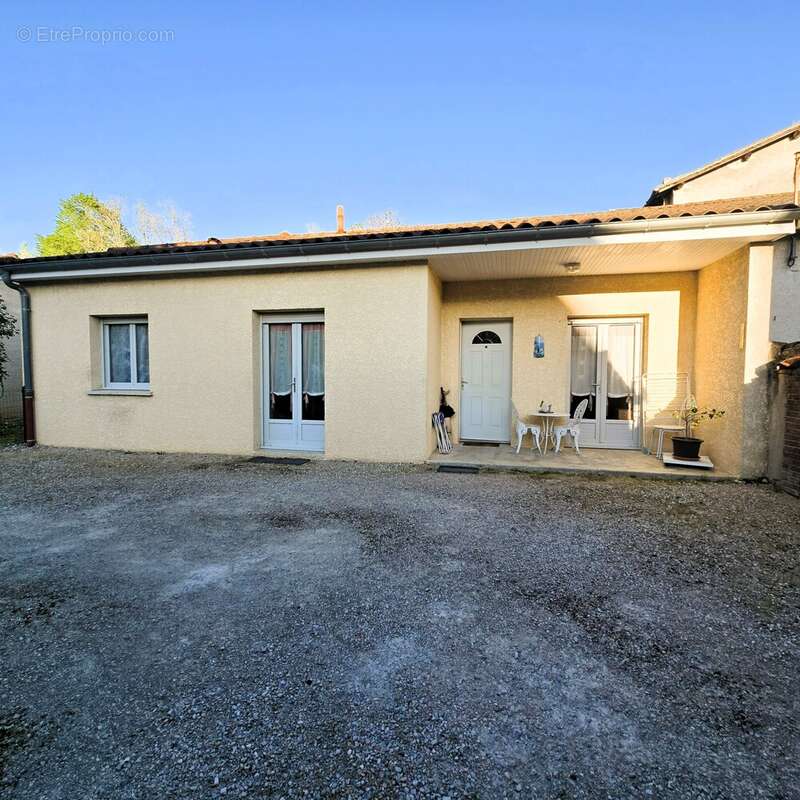 Maison à PONT-DE-VEYLE