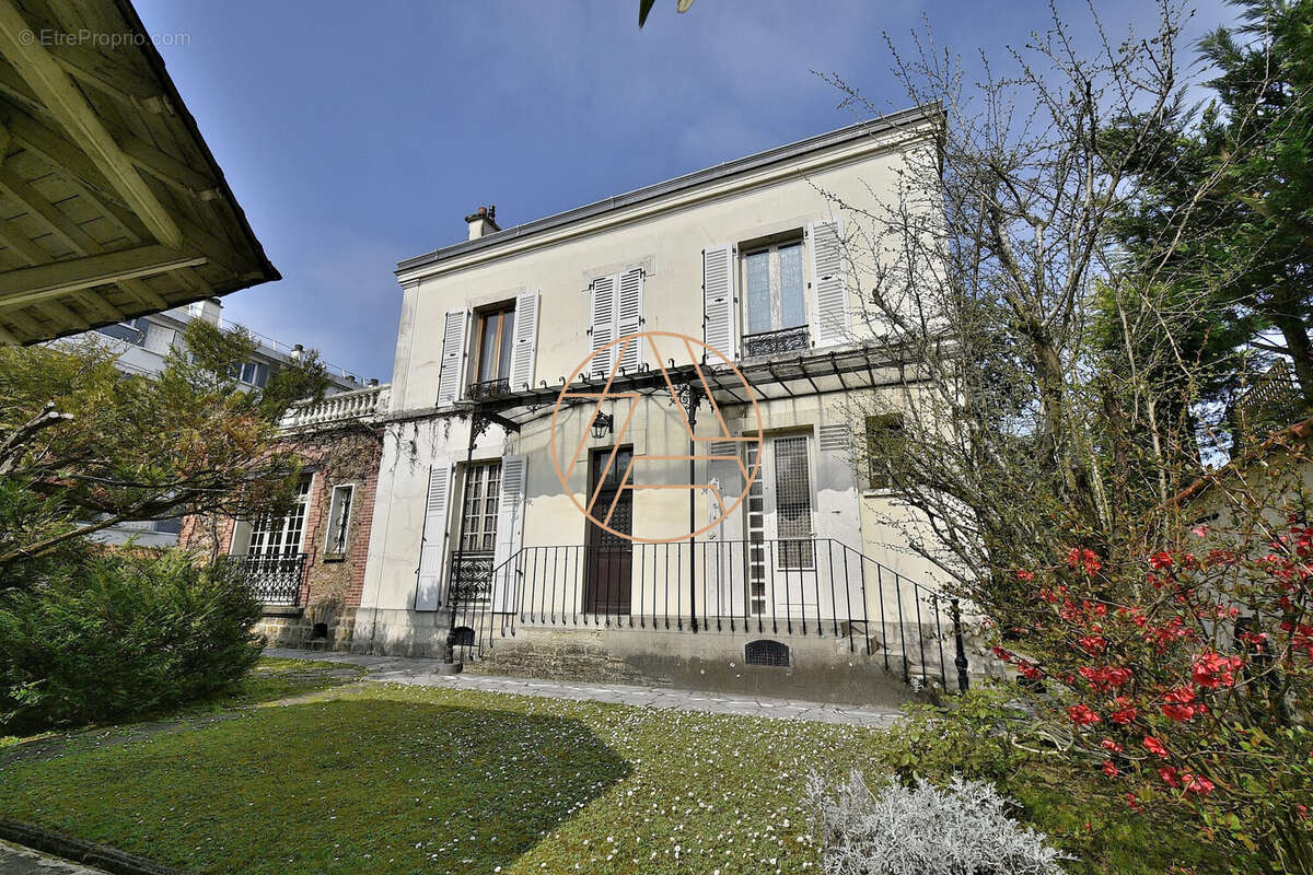 Maison à SAINT-MAUR-DES-FOSSES