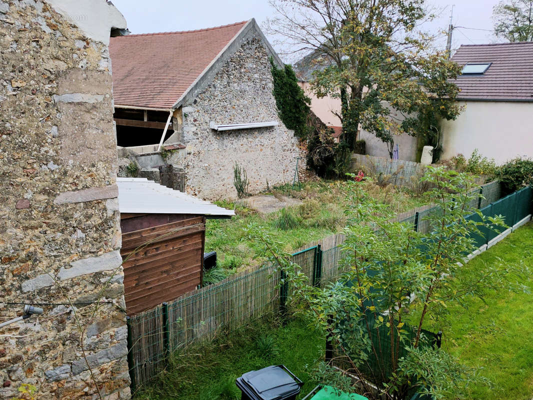 Appartement à BRUYERES-LE-CHATEL
