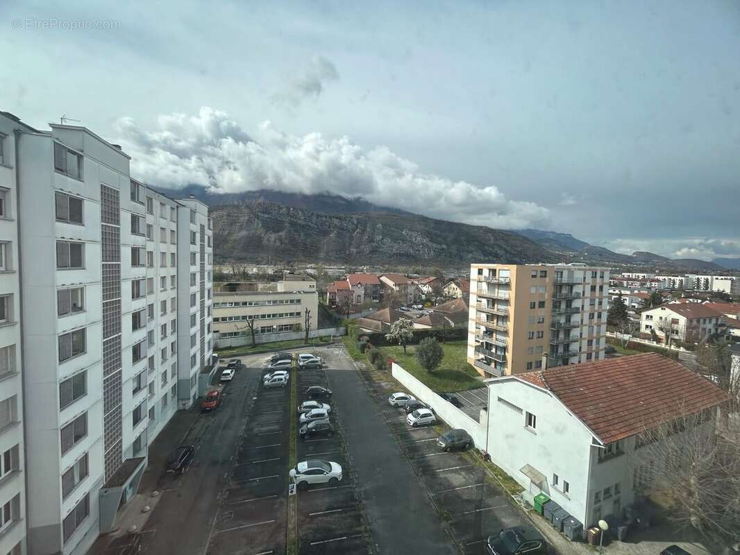 Appartement à LE PONT-DE-CLAIX