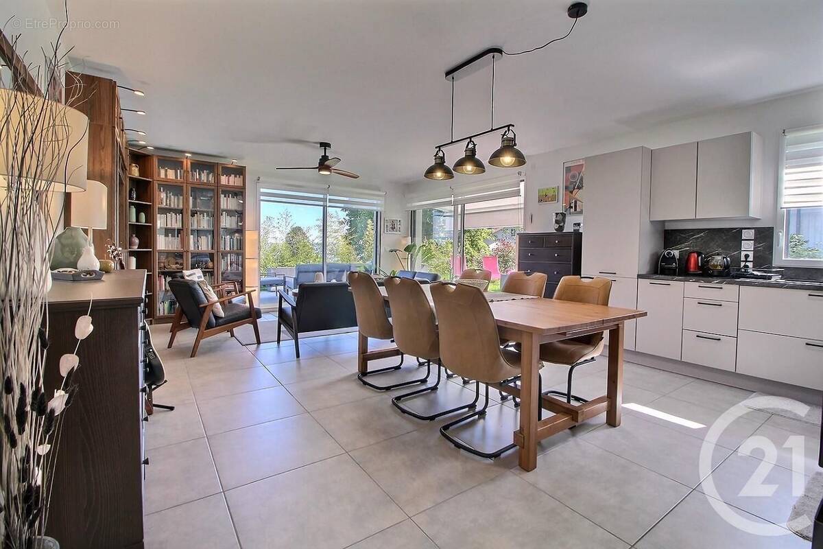 Appartement à EVIAN-LES-BAINS