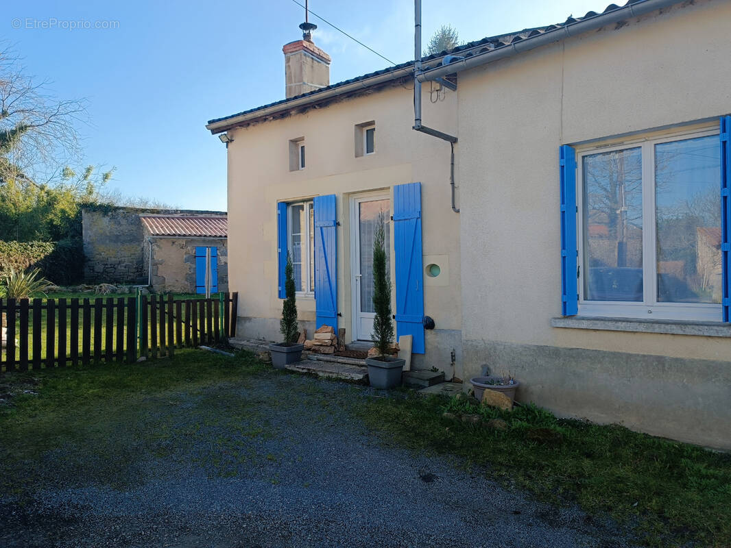 Maison à LATHUS-SAINT-REMY
