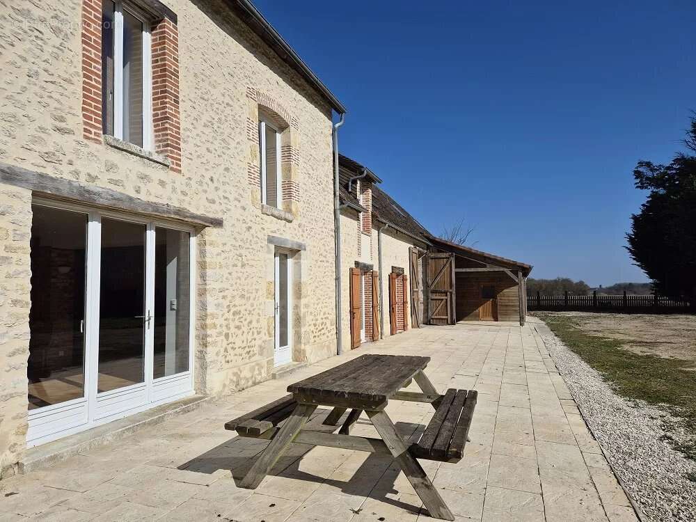 Maison à BELLEGARDE