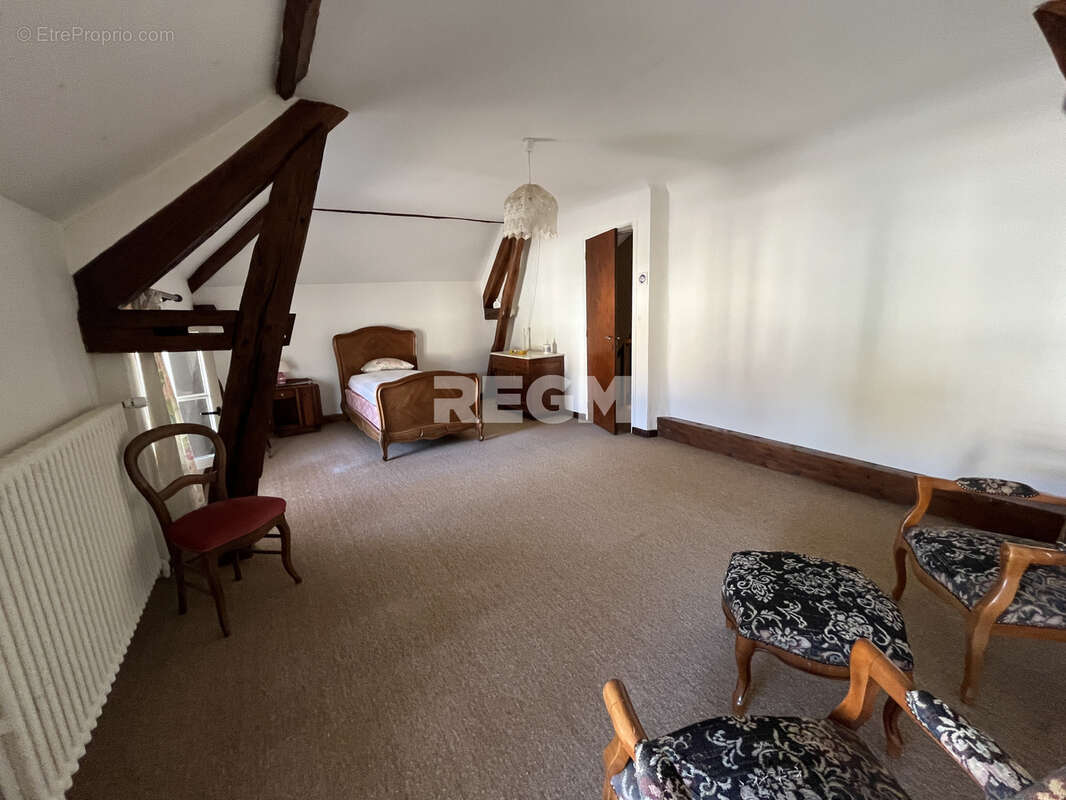 Maison à LA CHAPELLE-LA-REINE