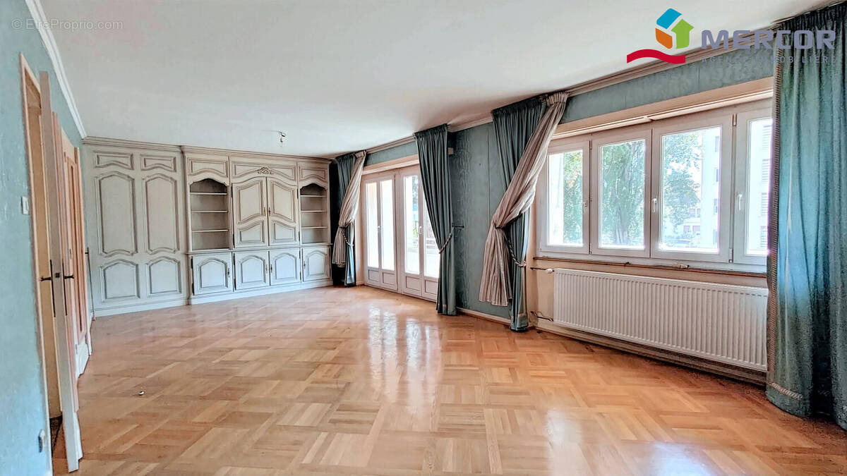 Salon - Appartement à STRASBOURG