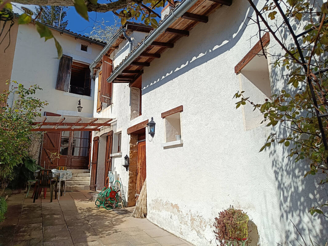 Maison à LIGUGE