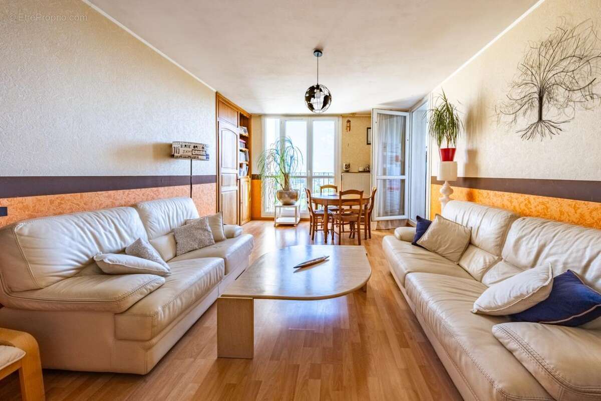 Appartement à CHENOVE