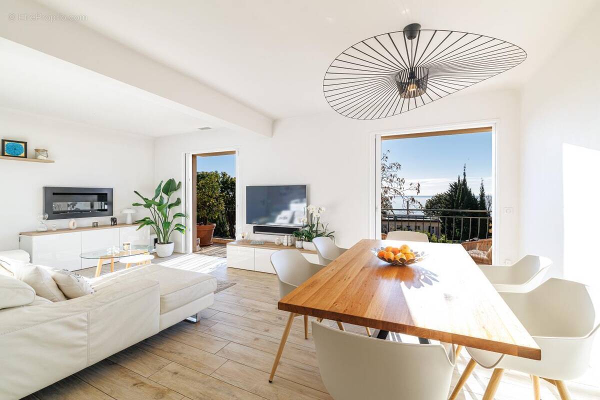 Appartement à EZE