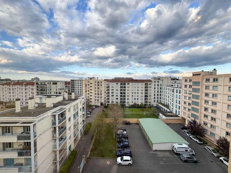 Appartement à LYON-8E