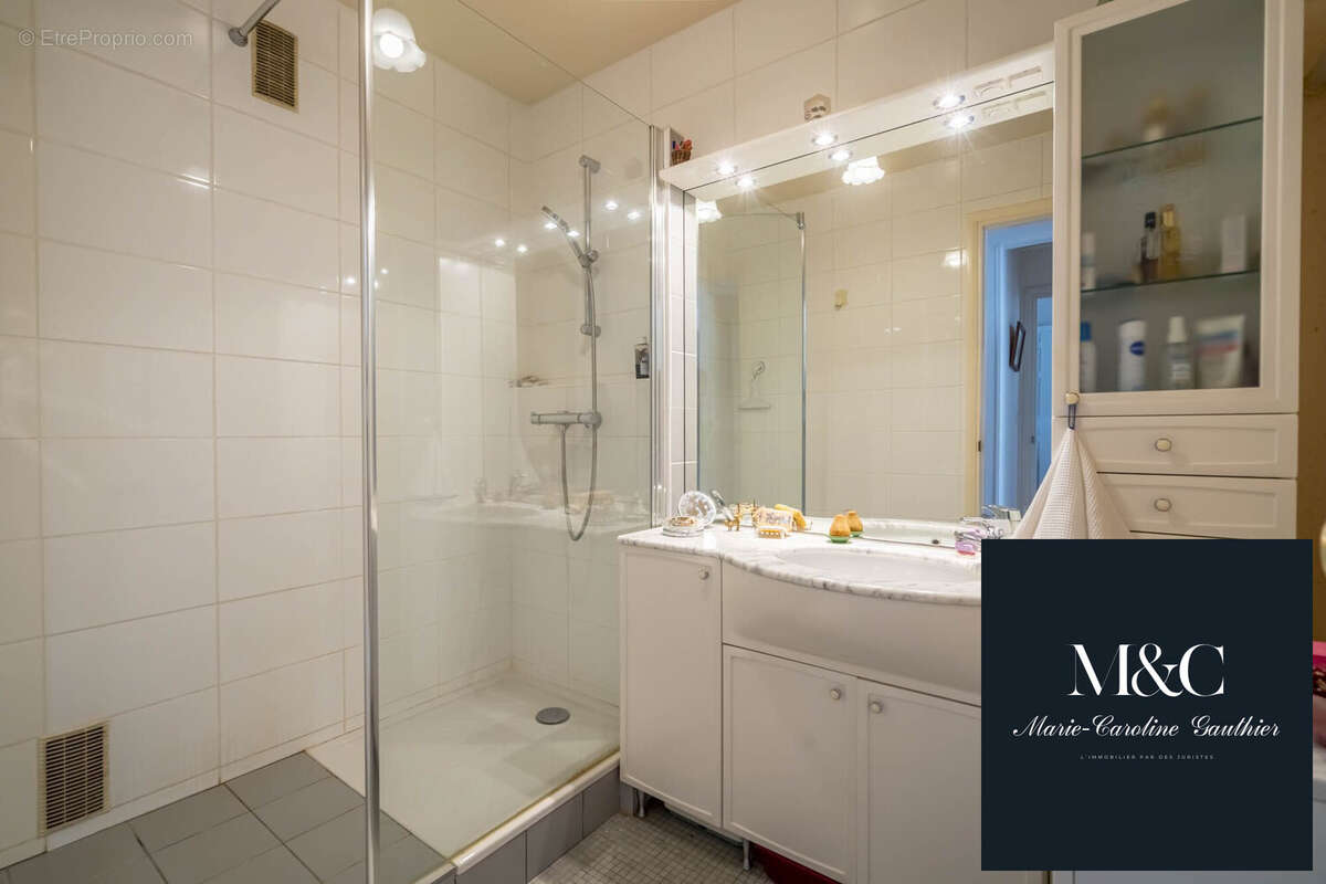 Salle d&#039;eau - Appartement à BIARRITZ