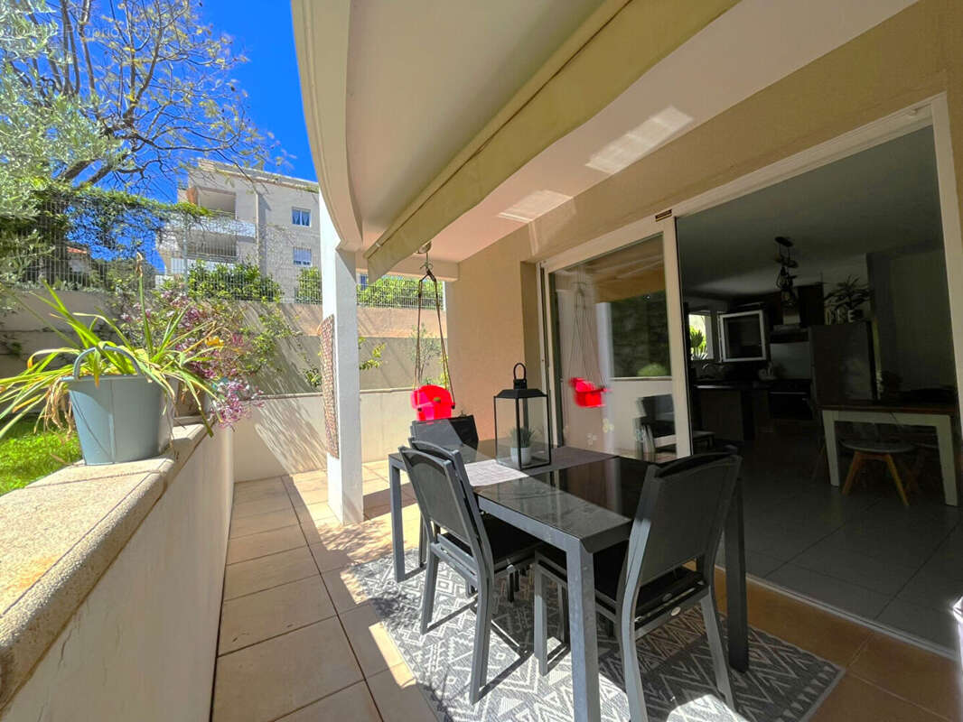 Appartement à SAINT-LAURENT-DU-VAR
