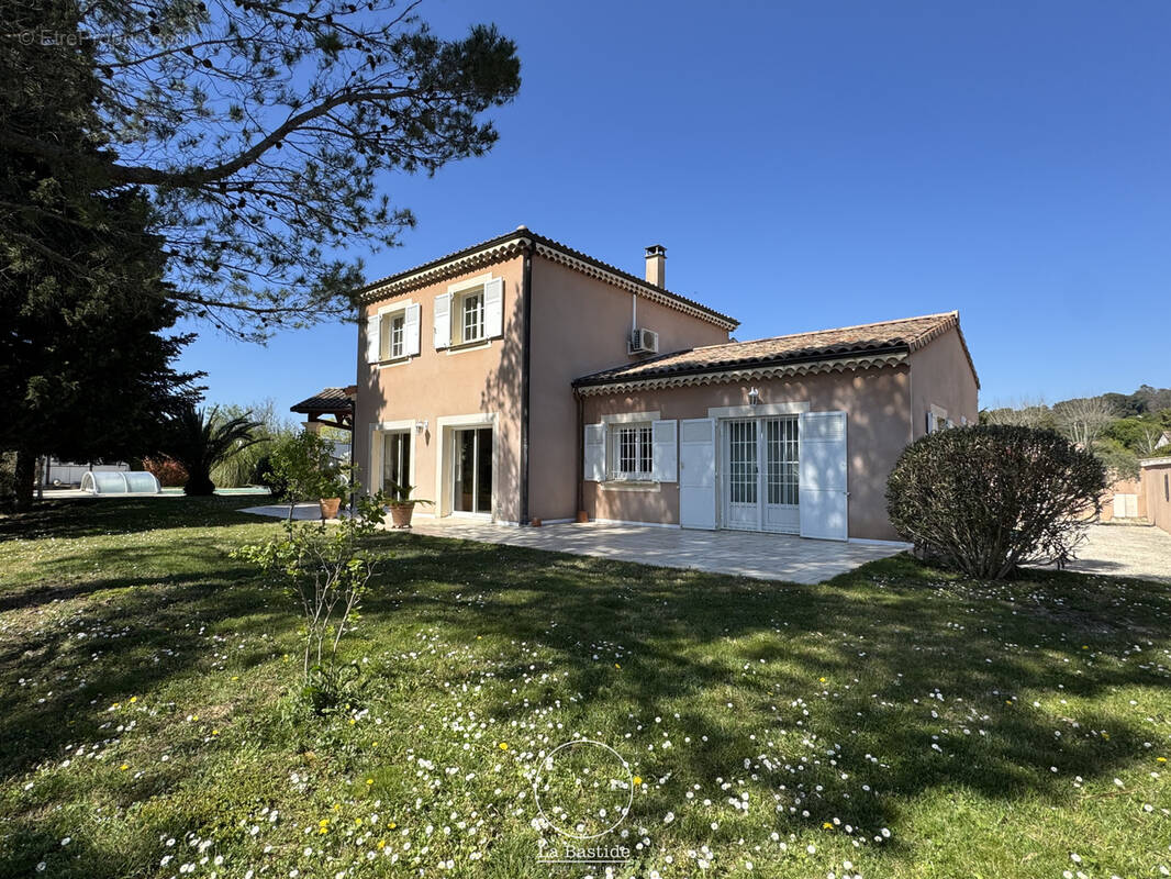 Maison à MONTELIMAR