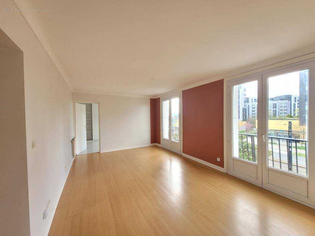 Appartement à REZE