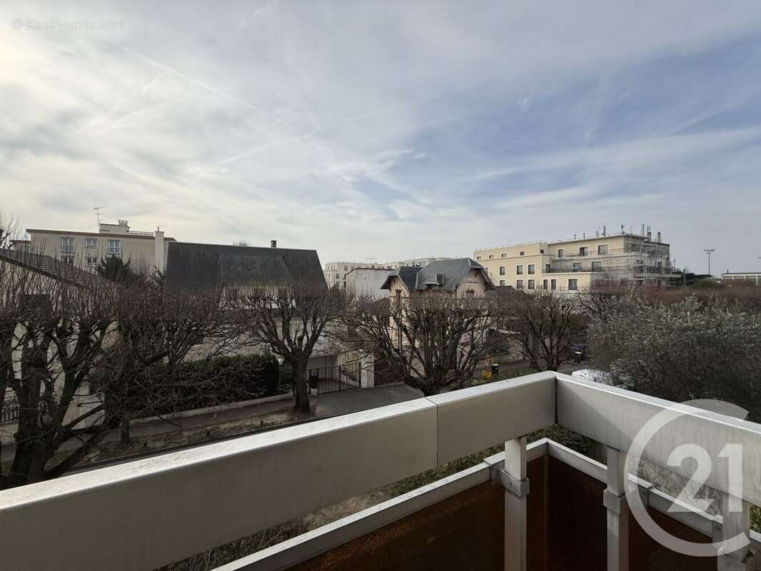 Appartement à SAINT-MAUR-DES-FOSSES