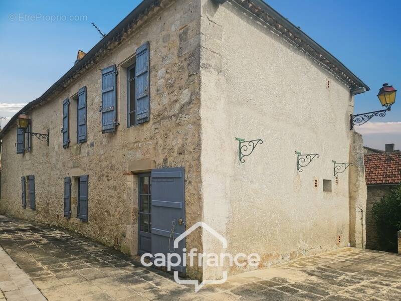 Maison à MONTJOI