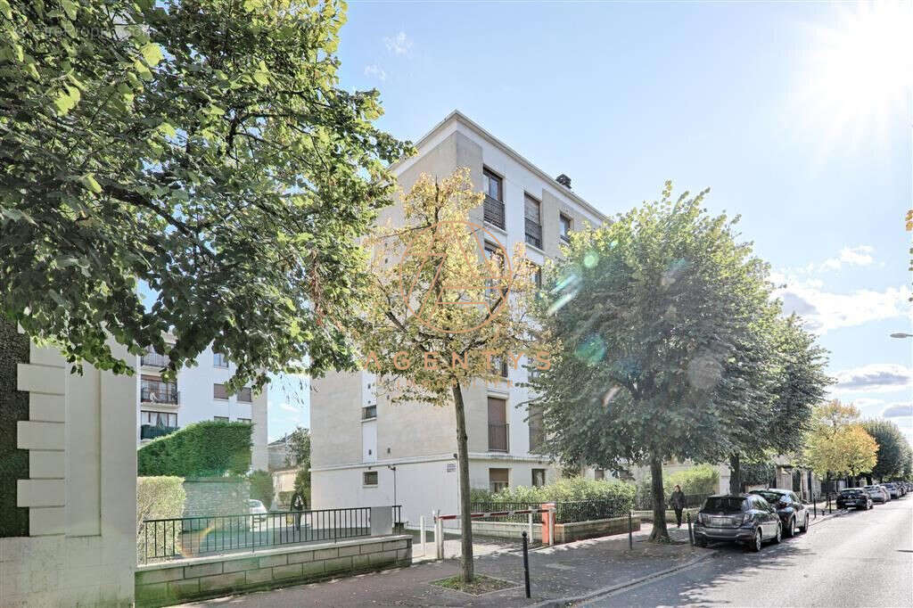 Appartement à SAINT-MAUR-DES-FOSSES
