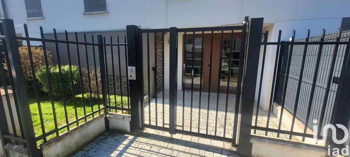 Photo 1 - Appartement à FLEURY-MEROGIS