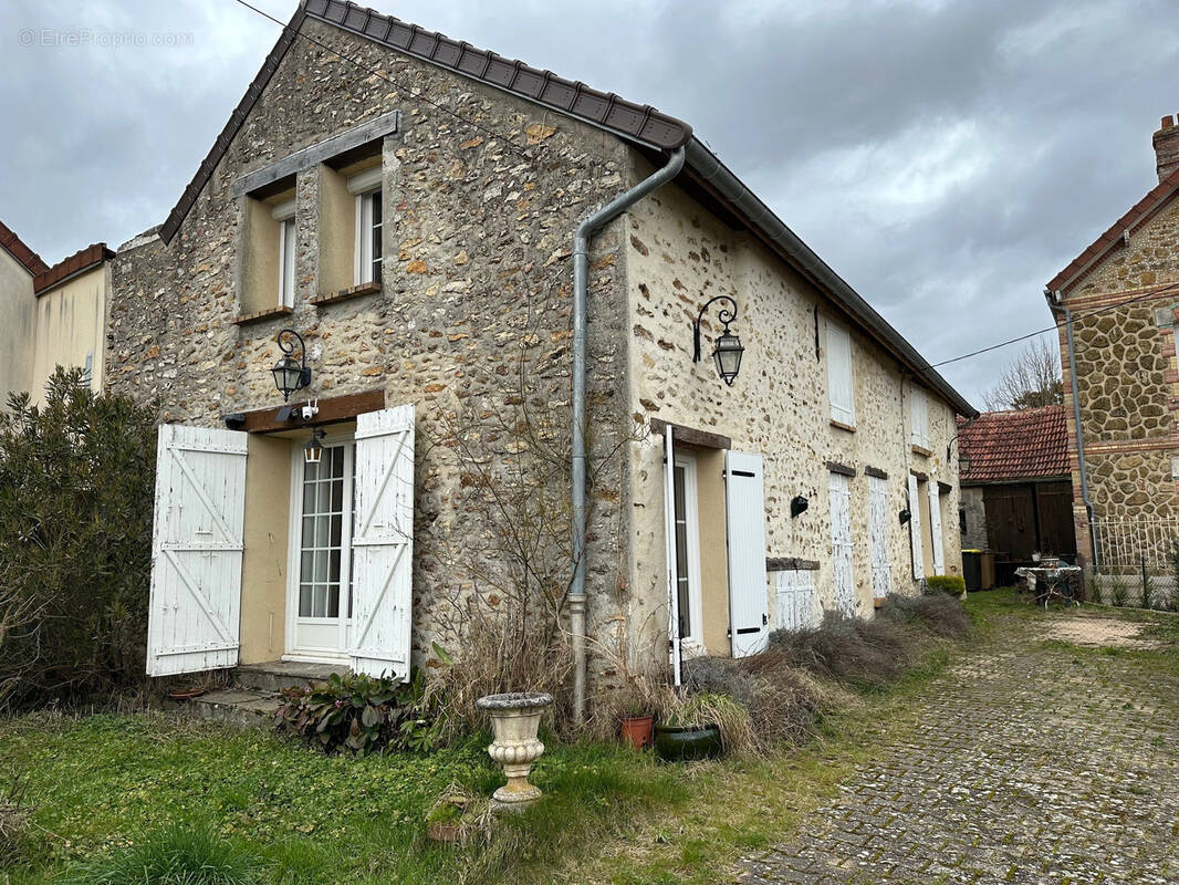 Maison à GRISY-SUISNES