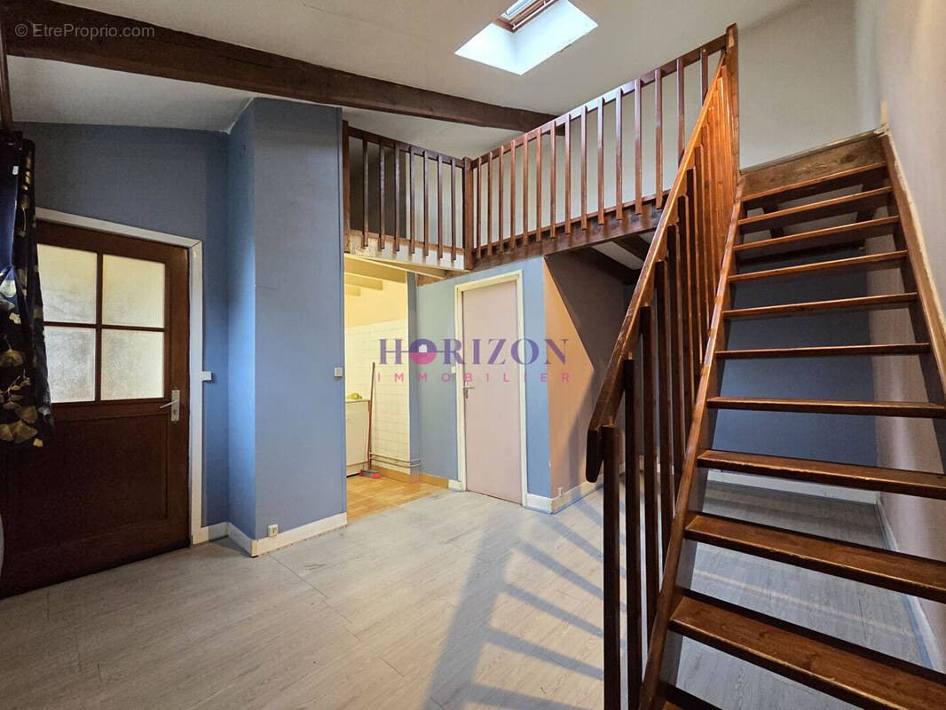 Appartement à LA CHAPELLE-EN-SERVAL