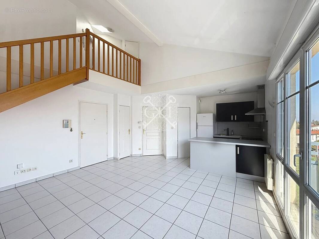 Appartement à CRAPONNE