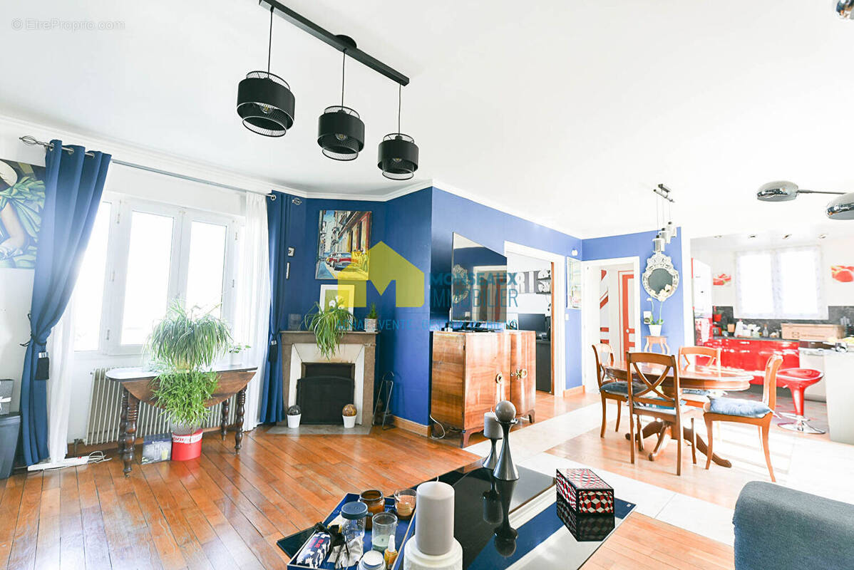 Maison à SAINTE-GENEVIEVE-DES-BOIS