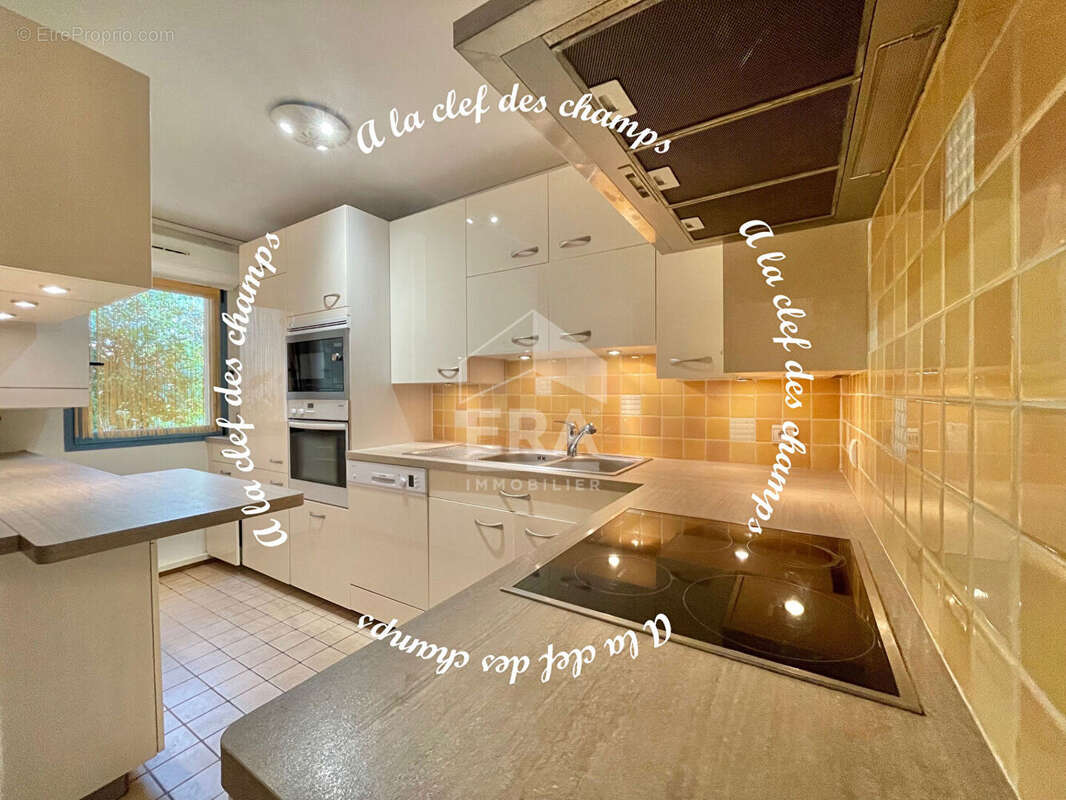 Appartement à SAINT-REMY-LES-CHEVREUSE
