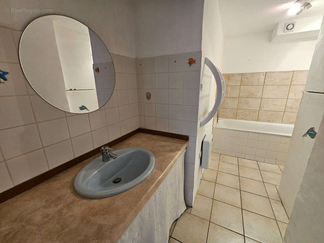 Appartement à BAGNOLS-EN-FORET