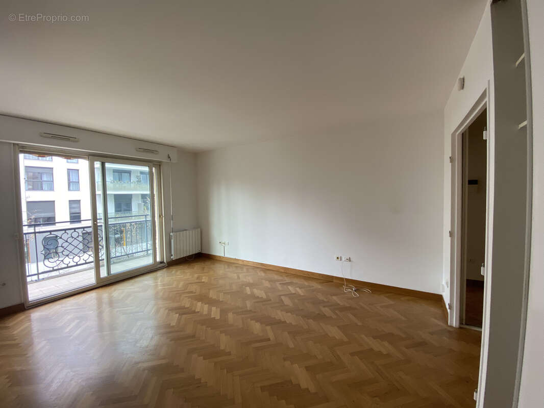 Appartement à ISSY-LES-MOULINEAUX