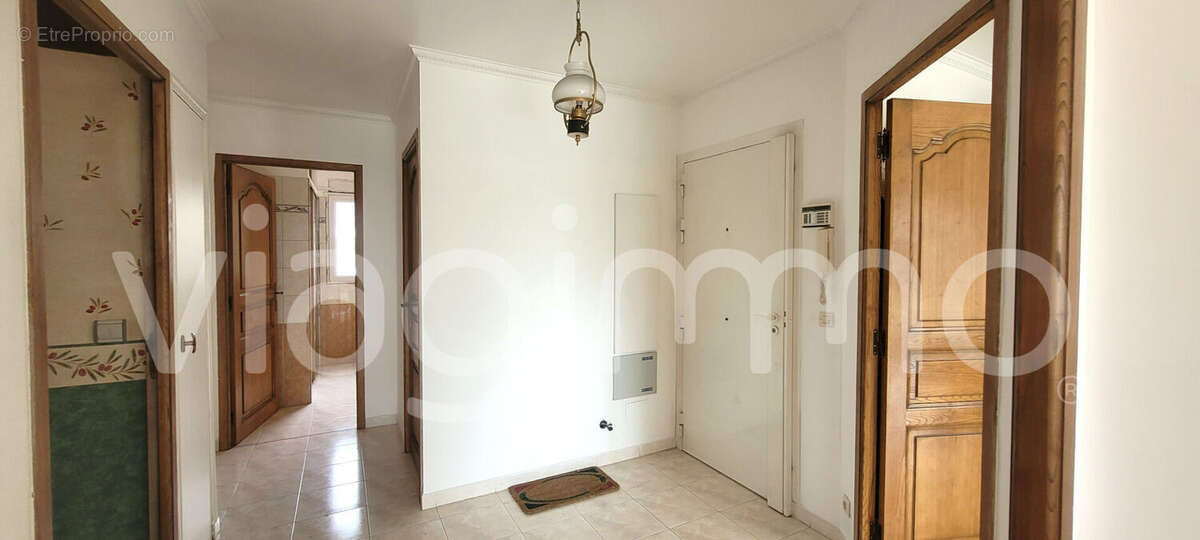 Appartement à VALLAURIS