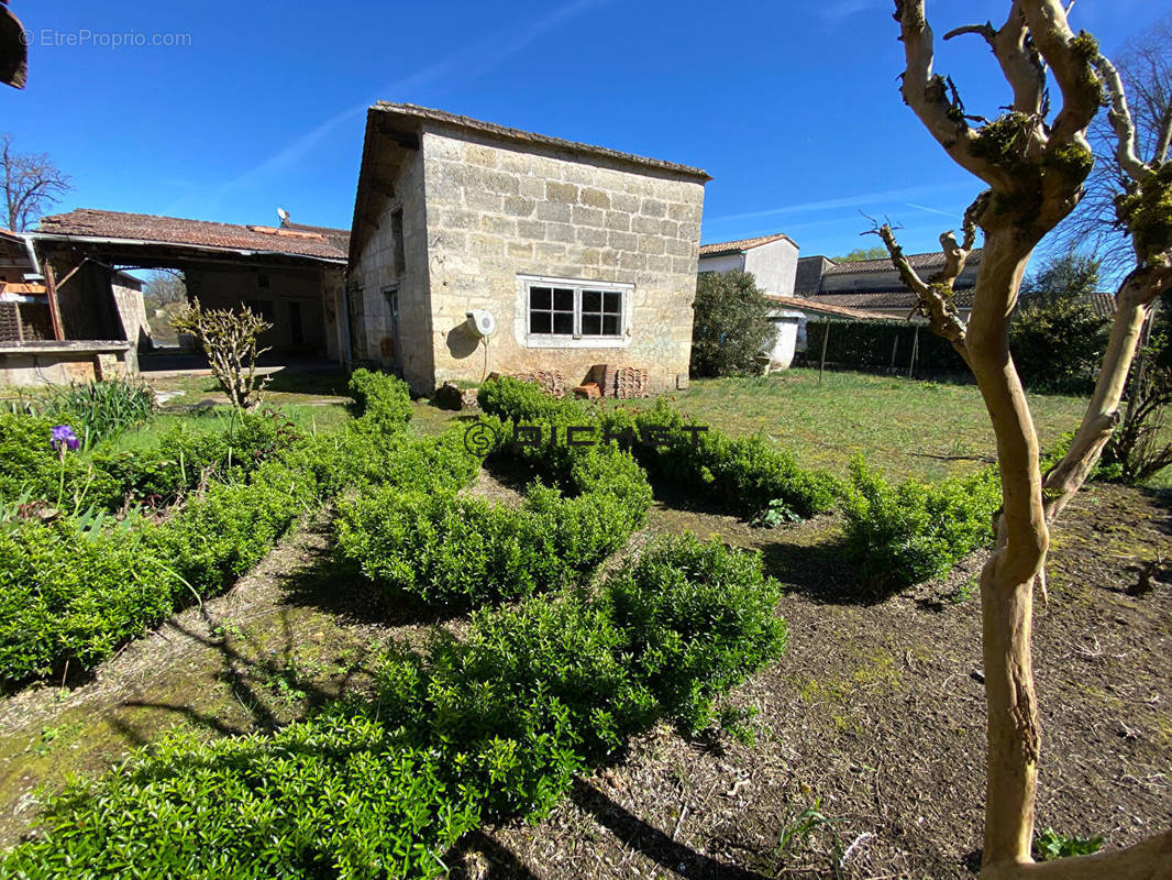 Maison à BRANNE