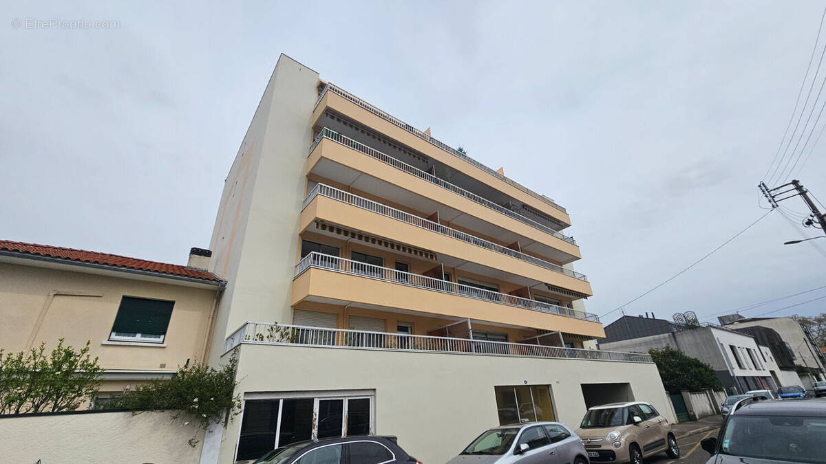 Appartement à BORDEAUX