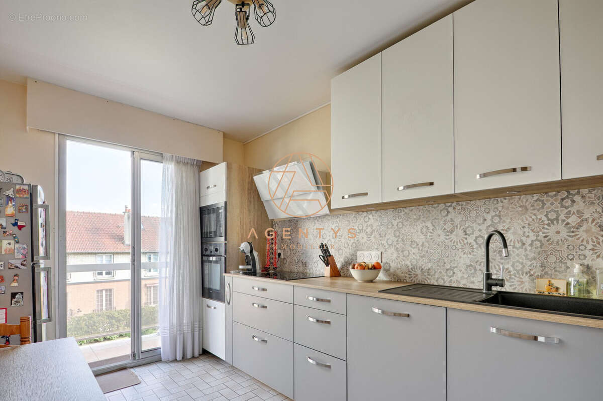Appartement à SAINT-MAUR-DES-FOSSES