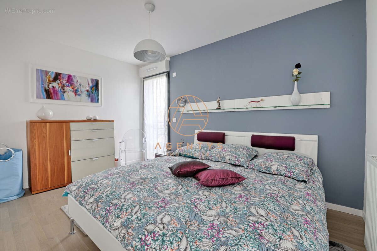 Appartement à SAINT-MAUR-DES-FOSSES