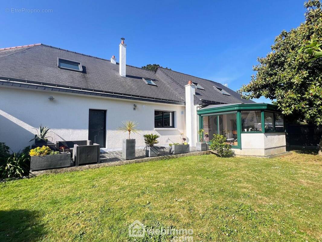 Charmante maison familiale rénovée de 167 m² habitables. - Maison à AVRILLE