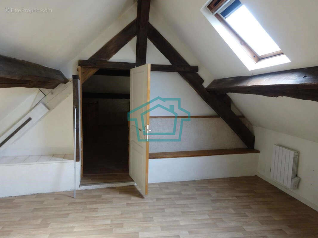 Maison à LA QUEUE-LES-YVELINES