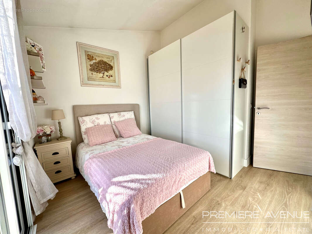 Maison à ROQUEBRUNE-SUR-ARGENS