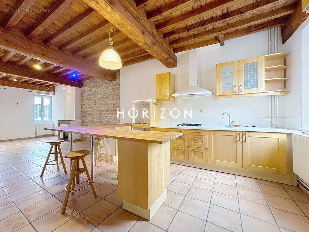 Appartement à SAINT-LAURENT-SUR-SAONE