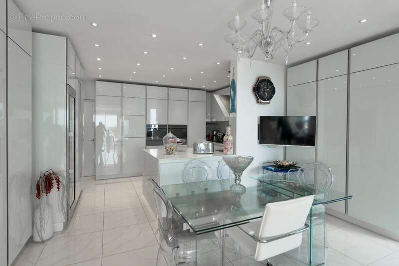 Appartement à EZE