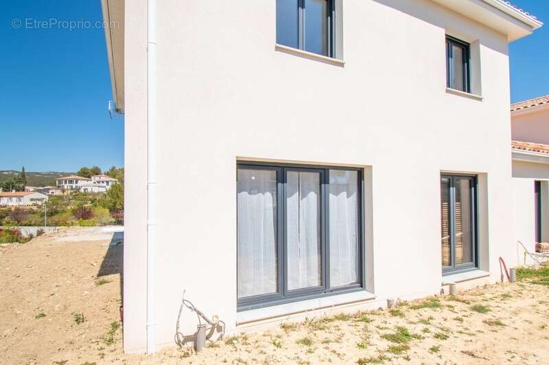 Maison à LE CASTELLET
